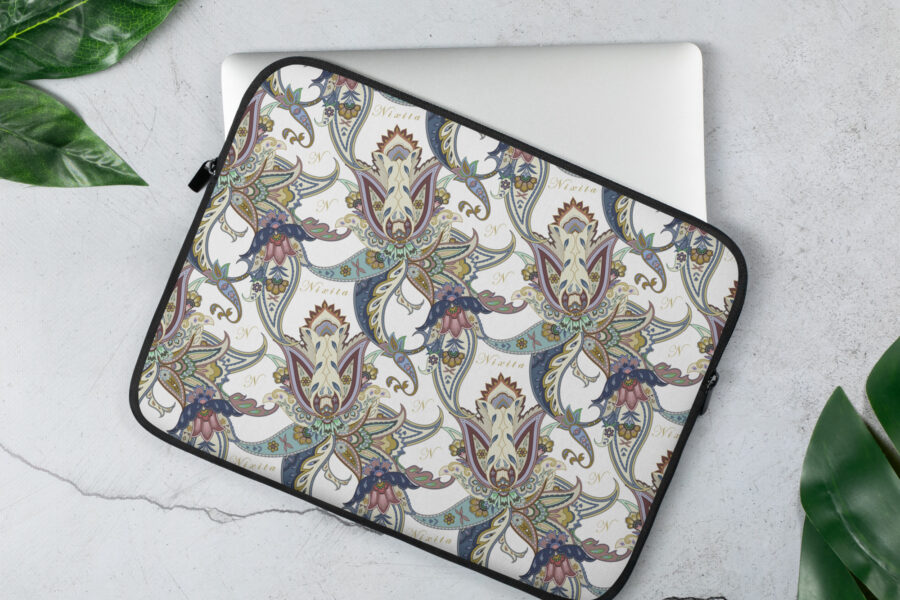 Laptop sleeve